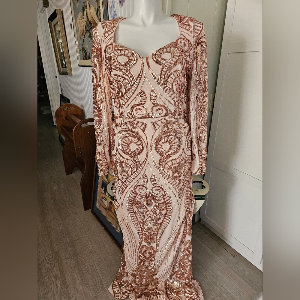 NWT Fashion Nova Rose Gold Sequin Formal Evening Gown Dress Size 1X Plus